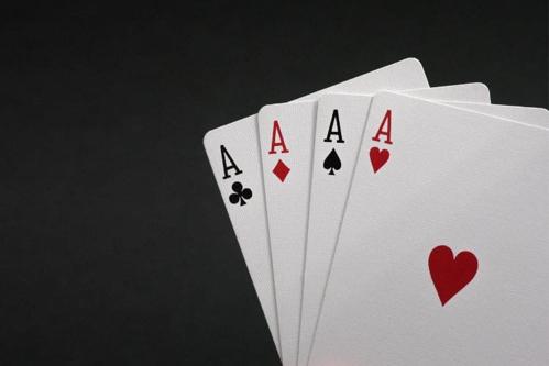 ポーカー ストレート 13 1 2 の魅力と戦略