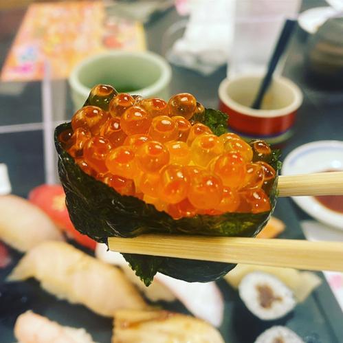 梅田寿司ざんまい：美味しい寿司の楽園