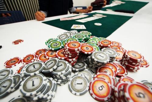 ポーカー チェンジ 確率に関する予測と戦略